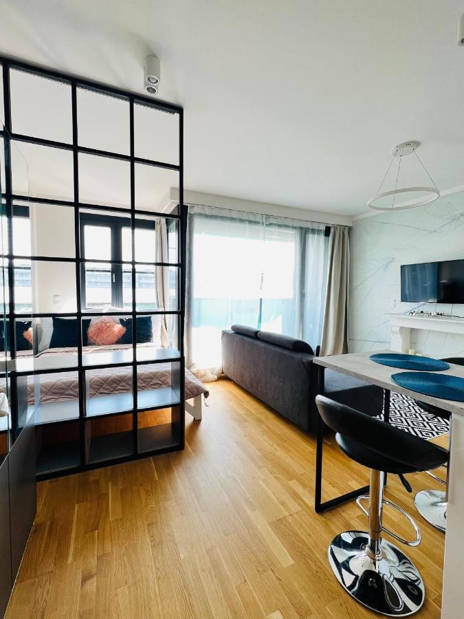 White Pearl Studio With Parking In Holesovice Prag Eksteriør billede